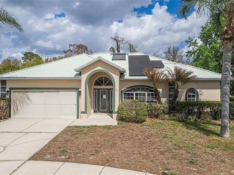 603 Pinehurst Ct — Photo 1