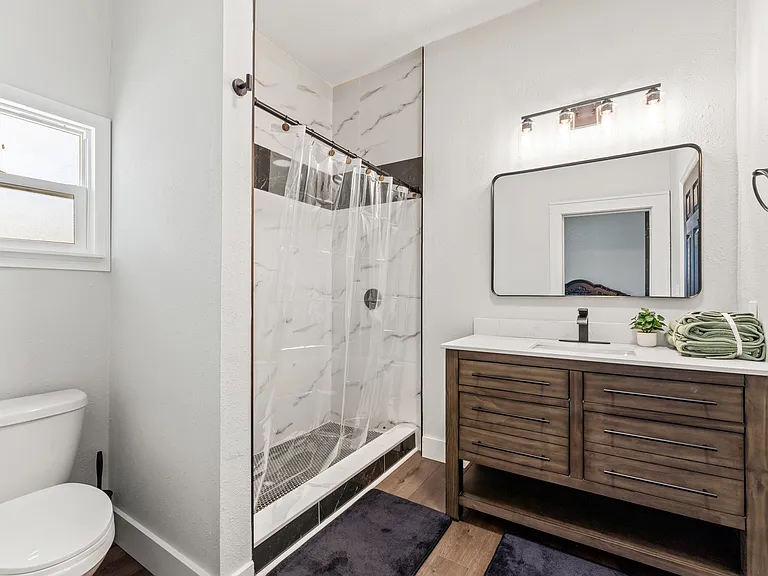 2811 N Market St — Photo 10