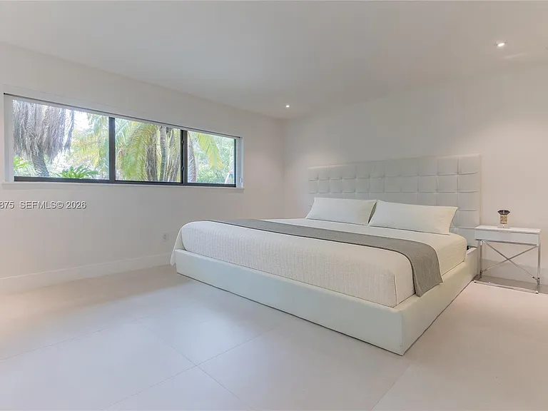 7300 SW 77th Ave — Photo 34