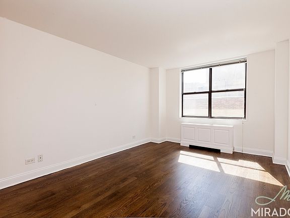 3rd image of 330 E 39th St APT 4R