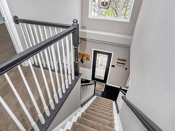 3rd image of 9932 Stephanie Ln