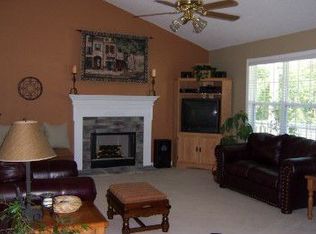 10 Briar Chase Ct, White, GA 30184
