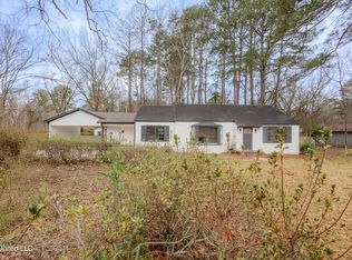 204 Colonial Cir, Jackson, MS 39211