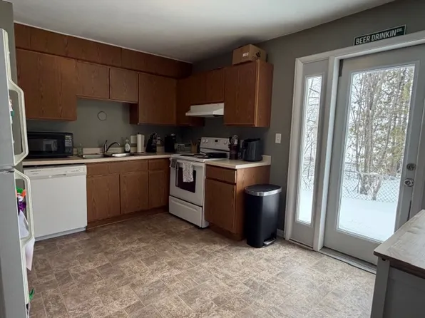 750 Anderson St, Marquette, MI 49855