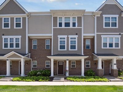 211 Monument Ln, Wixom, MI, 48393