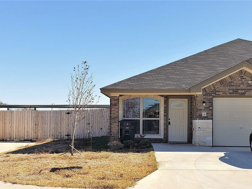 4304-A Hunters Place 1 front (1)