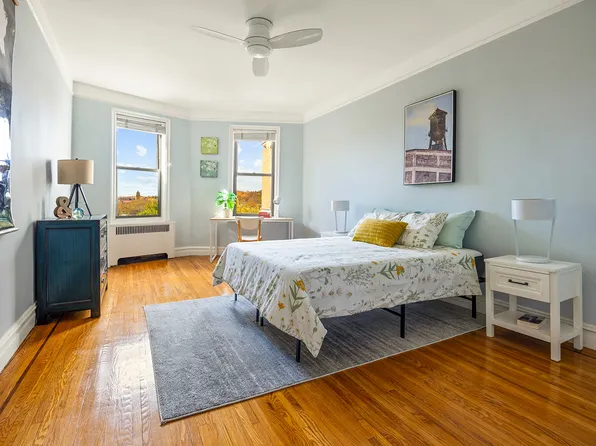 71 Ocean Parkway image 7 of 12