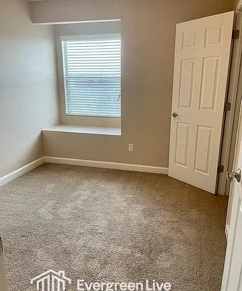 648 Carrier Dr — Photo 15
