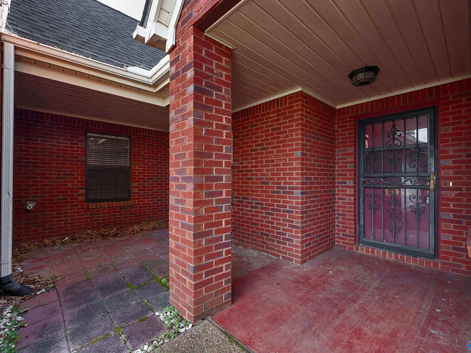 3 bed, 2.5 bath, 2042 sqft, $1,950 — Photo 3
