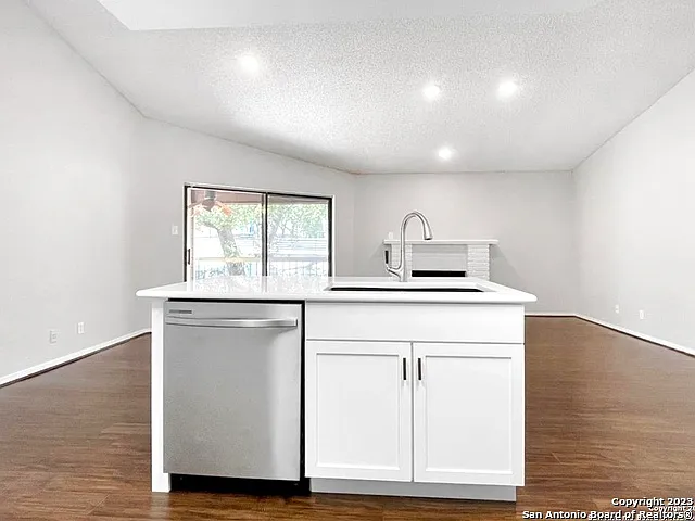 11520 Huebner Rd #108 — Photo 13