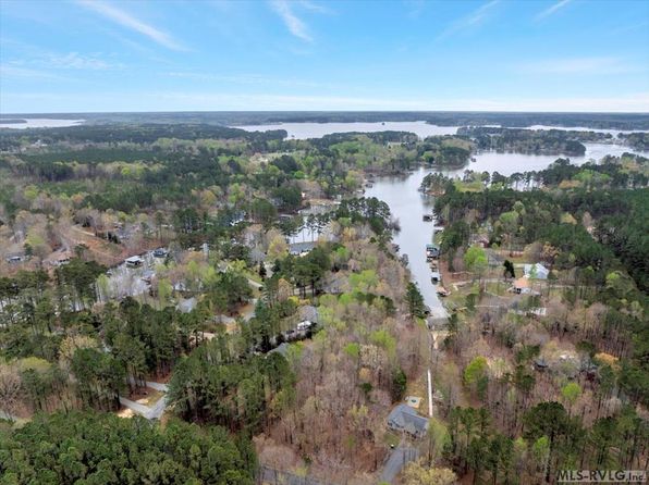 29 Waterside Dr, Henrico, NC 27842