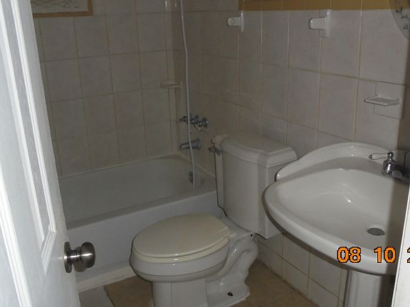 5th image of 310 W 2nd St