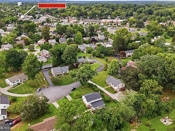 2nd image of 6 Sharpless Ln