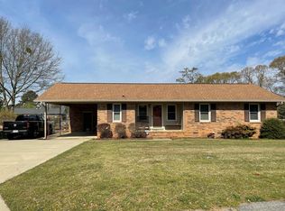 2874 Coachwood Ln, Dalzell, SC 29040