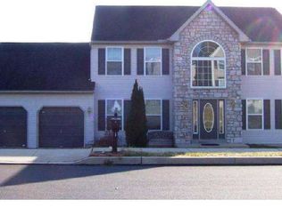 100 Crestview Dr, Reading, PA 19608