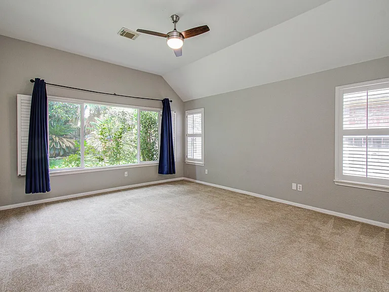 22539 Bristolwood Ct — Photo 20