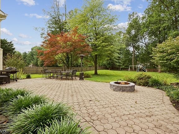 3rd image of 18 DOWNINGTOWN COURT