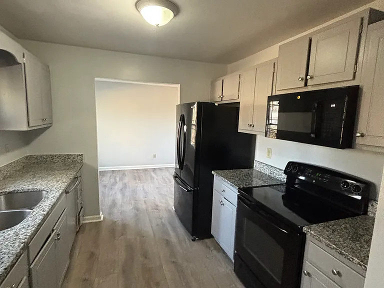 3204 Waterford Dr — Photo 6