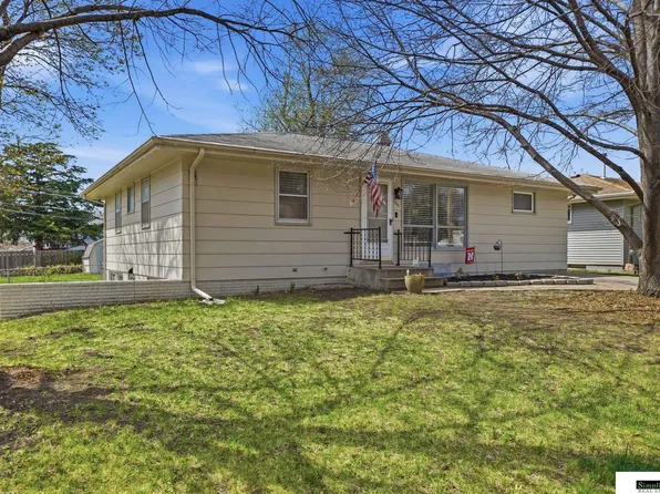 1541 SW 9th St, Lincoln, NE 68522