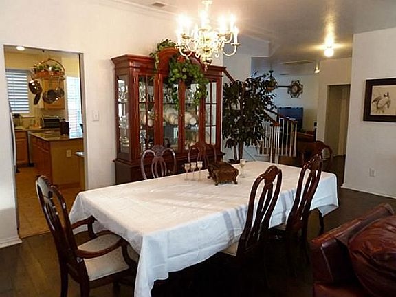 5th image of 805 Tablerock Way