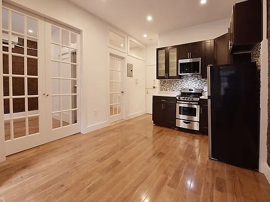 Rented by Cooper & Cooper Real Estate | media 23