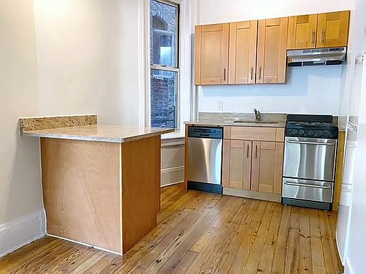 2nd image of 437 1st St APT 2C