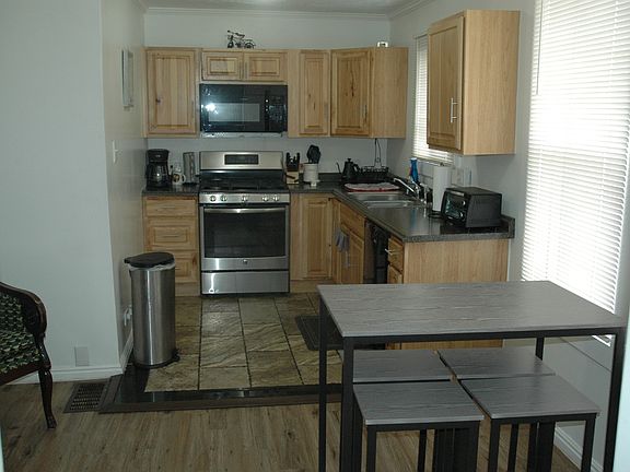 2nd image of 419 27th St