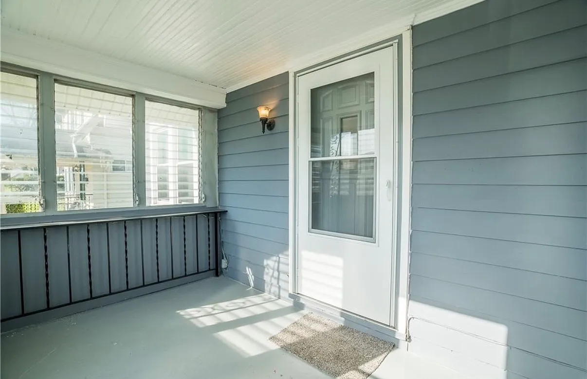 3 bed, 1.5 bath, 1150 sqft, $1,500 — Photo 2