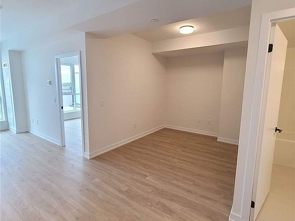 5th image of 2300 Saint Clair Ave W #526