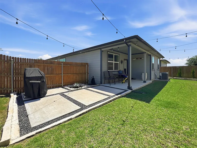 10620 Deaton Ln — Photo 16