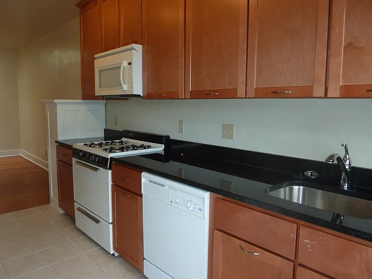 812 Leland Ave — Photo 10