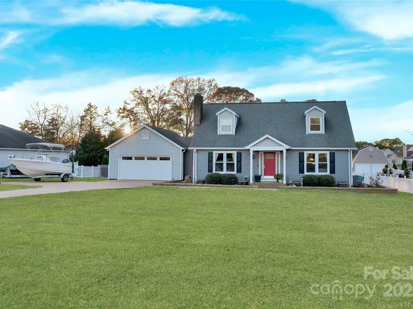 16917 Knoxwood Dr, Huntersville, NC 28078