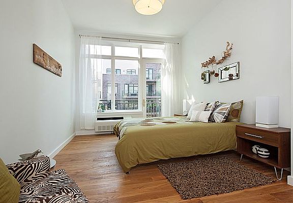 3rd image of 182 15th St APT 4D