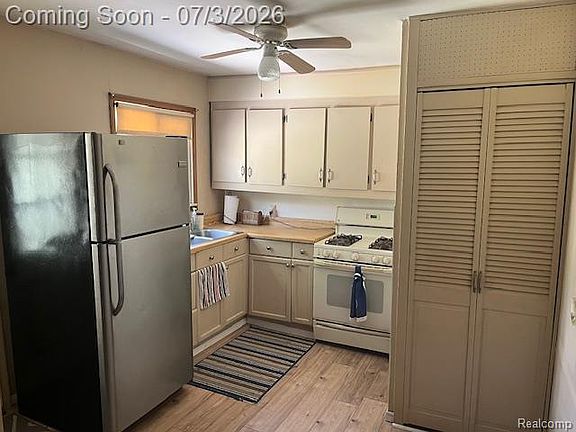5th image of 451 3rd Ave