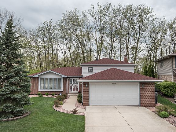 3rd image of 16418 Morgan Ln