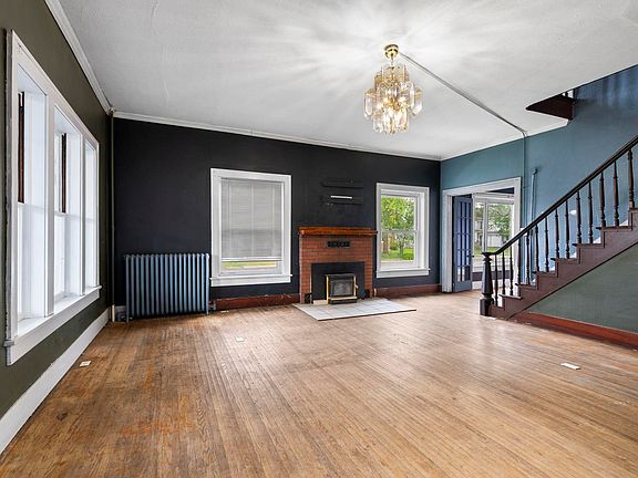 4th image of 214 W Washington St
