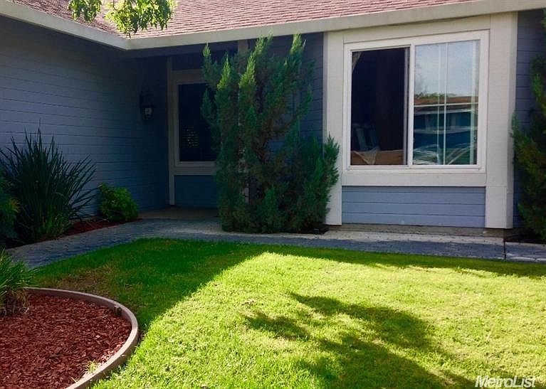 1st image of 610 Tafoya Dr