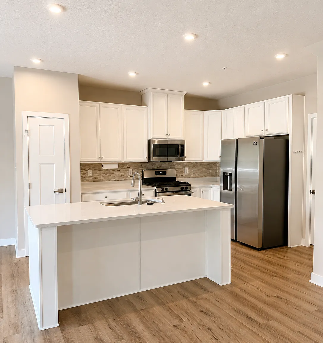 3 bed, 2.5 bath, 2200 sqft, $2,600 — Photo 2