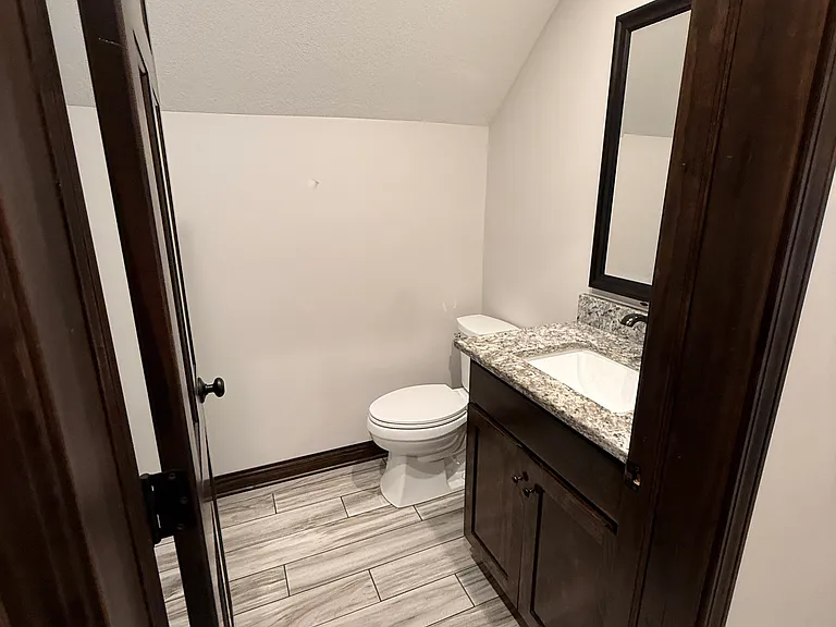 906 Summit Rd — Photo 23