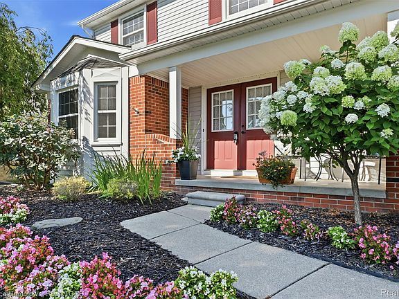 2nd image of 6753 Weathersfield Way
