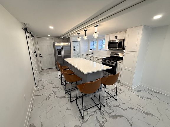 4th image of 8602 S Manistee Ave #1