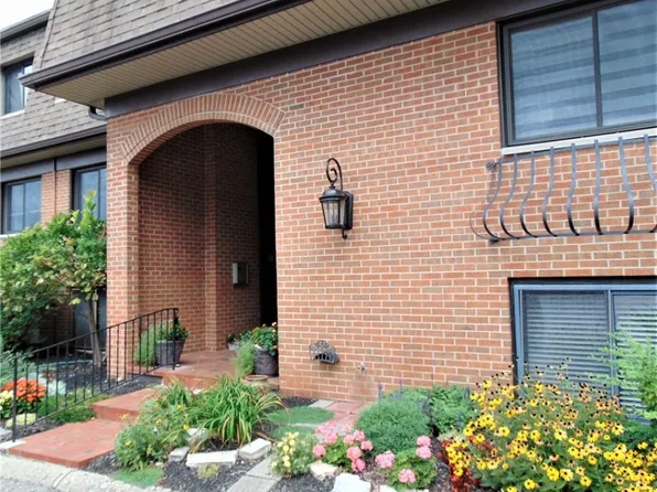 1606 Pine Tree Ln APT 37, Dayton, OH 45449
