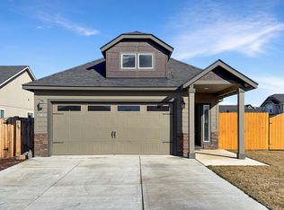 3011 NW Dogwood Ave, Redmond, OR