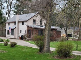 4342 Pleasant Valley Rd, Brighton, MI 48114