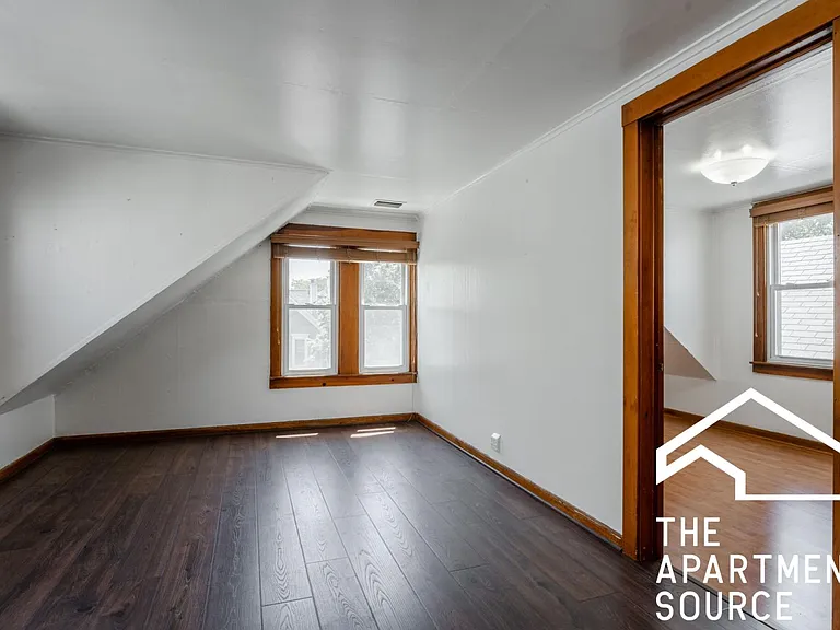 1334 W Barry Ave #3 — Photo 4