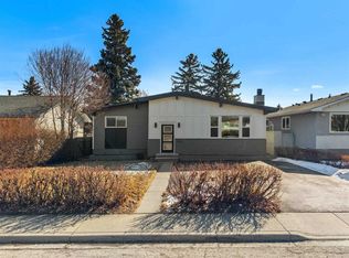 10224 W 8th St SW, Calgary, AB T2W 0H1
