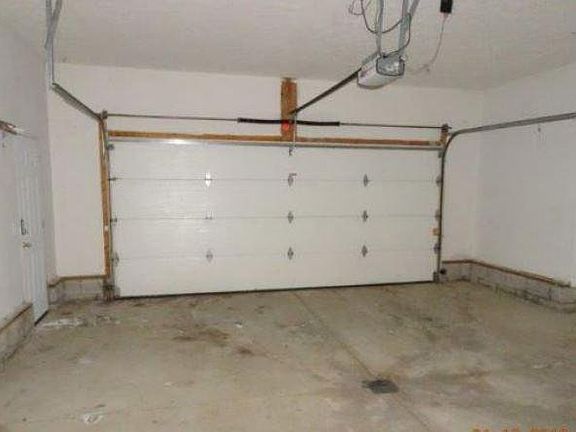 3rd image of 5456 Carriage Ln
