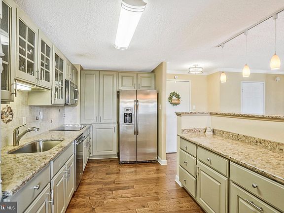 5th image of 200 N Pickett St APT 604