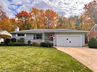 22989 Esther Ave, North Olmsted, OH