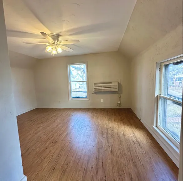 1313 Edgar Ave #4 — Photo 4